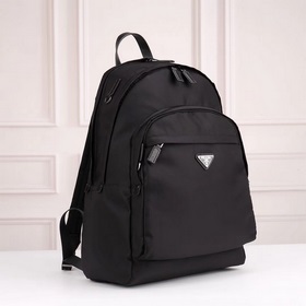 PRADA - Официальный сайт рюкзака Prada. Изготовлен из оригинально