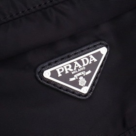PRADA - Официальный сайт рюкзака Prada. Изготовлен из оригинально