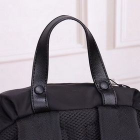 PRADA - Официальный сайт рюкзака Prada. Изготовлен из оригинально