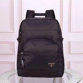 PRADA - Официальный сайт рюкзака Prada. Изготовлен из оригинально