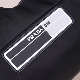 PRADA - Официальный сайт Prada с рюкзаком. Изготовлен из оригинал