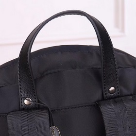 PRADA - Официальный сайт Prada с рюкзаком. Изготовлен из оригинал