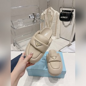 Лучшая версия тапочек Prada, туфли-муллеры очень удобны в носке,