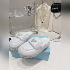 Лучшая версия тапочек Prada, туфли-муллеры очень удобны в носке,