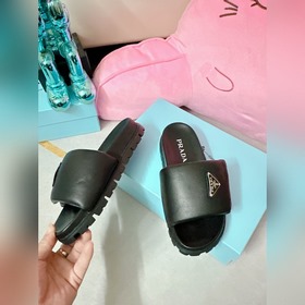 Новая модель туфель Prada 2024 очень удобна в носке. Вы можете на