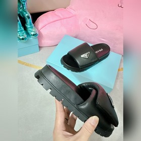 Новая модель туфель Prada 2024 очень удобна в носке. Вы можете на