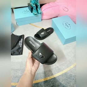Новая модель туфель Prada 2024 очень удобна в носке. Вы можете на