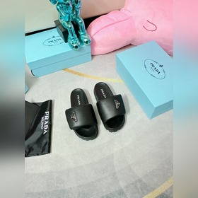 Новая модель туфель Prada 2024 очень удобна в носке. Вы можете на