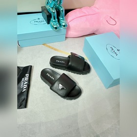 Новая модель туфель Prada 2024 очень удобна в носке. Вы можете на