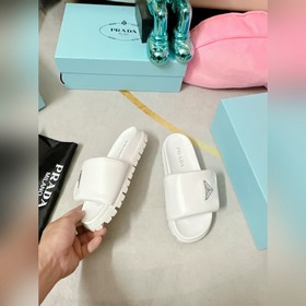 Новая модель туфель Prada 2024 очень удобна в носке. Вы можете на