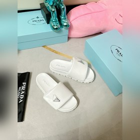 Новая модель туфель Prada 2024 очень удобна в носке. Вы можете на