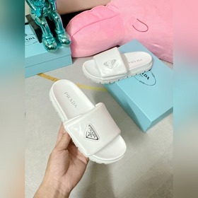 Новая модель туфель Prada 2024 очень удобна в носке. Вы можете на