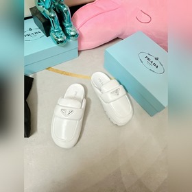 Новая модель туфель Prada 2024 очень удобна в носке. Вы можете на