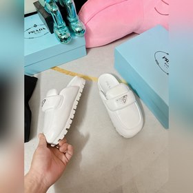 Новая модель туфель Prada 2024 очень удобна в носке. Вы можете на