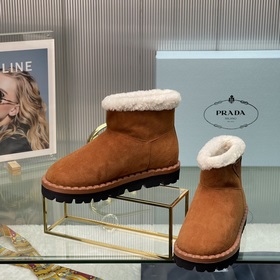 Новые модели Prada на осень-зиму с треугольным логотипом Новые зи