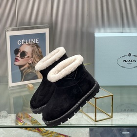 Новые модели Prada на осень-зиму с треугольным логотипом Новые зи