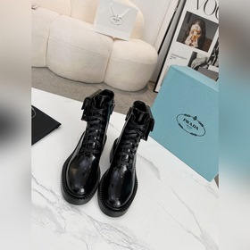 23 Новая серия rad* классическая сумка Prada в сочетании с ботинк