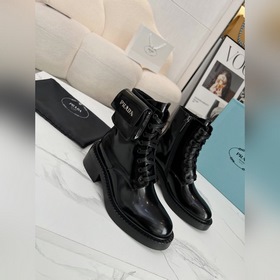 23 Новая серия rad* классическая сумка Prada в сочетании с ботинк