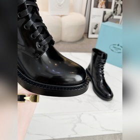 23 Новая серия rad* классическая сумка Prada в сочетании с ботинк