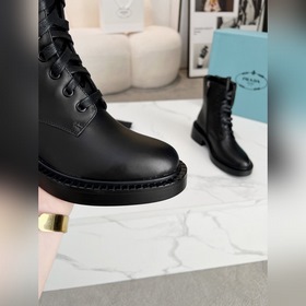 23 Новая серия rad* классическая сумка Prada в сочетании с ботинк