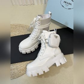 Prada/Prada Paris Fashion Show/Model worn by Wang Xinling Модель,