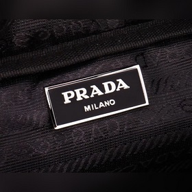 PRADA - сумка на грудь/поясная сумка, официальный сайт. Изготовле