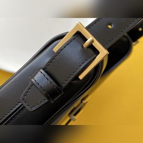 Сумка Hobo bag через плечо от la Типичный стиль минимализма, кото