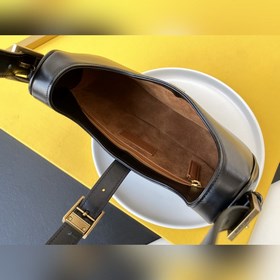 Сумка Hobo bag через плечо от la Типичный стиль минимализма, кото