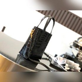 loewe  Новая мини-сумка для покупок, несмотря на свои небольшие 