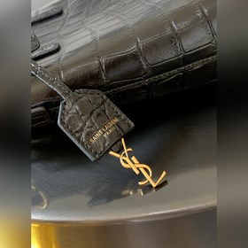 loewe  Новая мини-сумка для покупок, несмотря на свои небольшие 