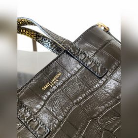 loewe  Новая мини-сумка для покупок, несмотря на свои небольшие 