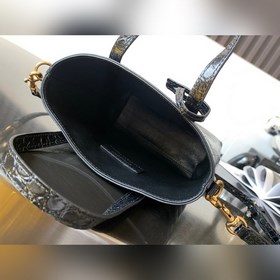 loewe  Новая мини-сумка для покупок, несмотря на свои небольшие 