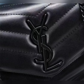 Классическая легенда Saint Laurent сочетает в себе модный стиль и