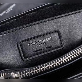 Классическая легенда Saint Laurent сочетает в себе модный стиль и