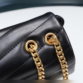 Классическая легенда Saint Laurent сочетает в себе модный стиль и