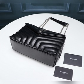 Классическая легенда Saint Laurent сочетает в себе модный стиль и