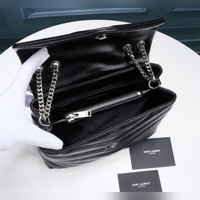 Классическая легенда Saint Laurent сочетает в себе модный стиль и