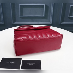 Классическая легенда Saint Laurent сочетает в себе модный стиль и