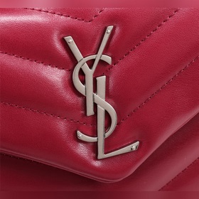 Классическая легенда Saint Laurent сочетает в себе модный стиль и