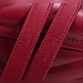 Классическая легенда Saint Laurent сочетает в себе модный стиль и