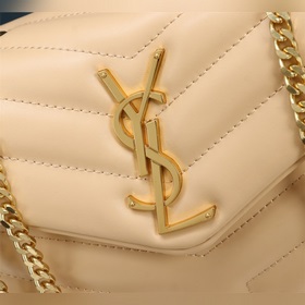Классическая легенда Saint Laurent сочетает в себе модный стиль и