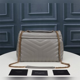 Классическая легенда Saint Laurent сочетает в себе модный стиль и