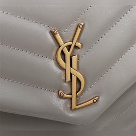 Классическая легенда Saint Laurent сочетает в себе модный стиль и