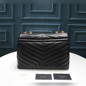 Классическая легенда Saint Laurent сочетает в себе модный стиль и