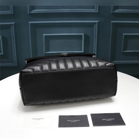Классическая легенда Saint Laurent сочетает в себе модный стиль и