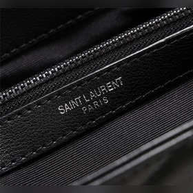 Классическая легенда Saint Laurent сочетает в себе модный стиль и