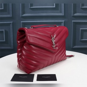 Классическая легенда Saint Laurent сочетает в себе модный стиль и