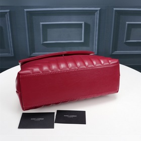 Классическая легенда Saint Laurent сочетает в себе модный стиль и