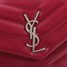 Классическая легенда Saint Laurent сочетает в себе модный стиль и