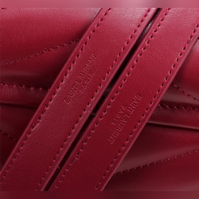 Классическая легенда Saint Laurent сочетает в себе модный стиль и